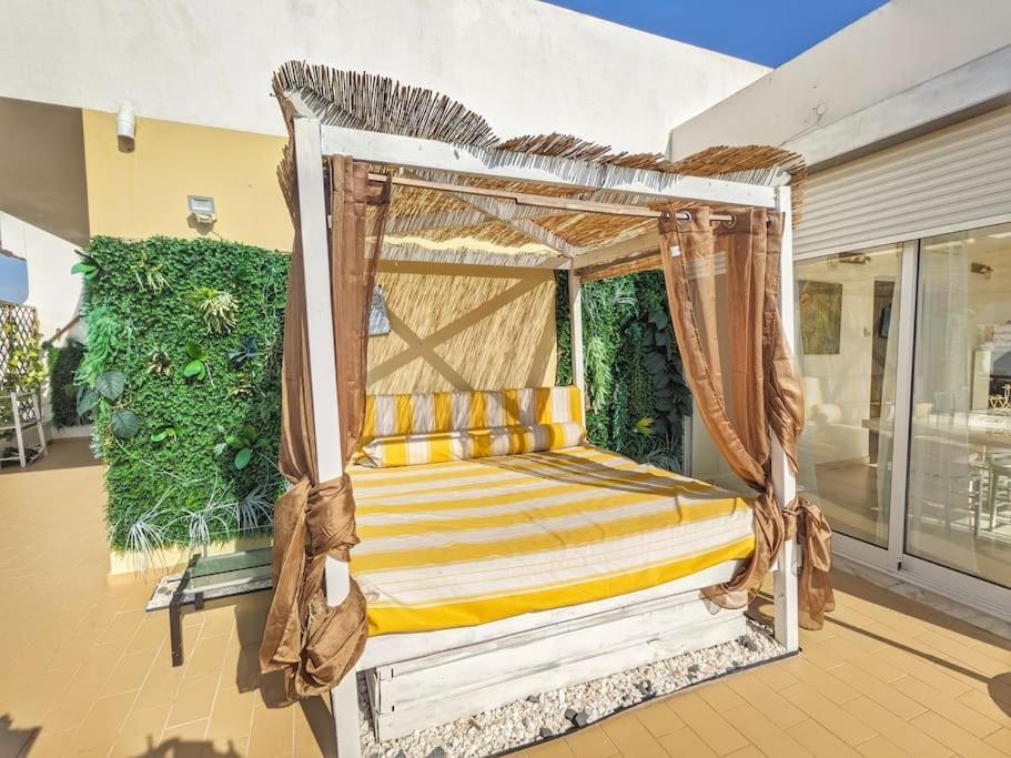 ギーアPenthouse With Sea View & Private Terraceアパートメント エクステリア 写真